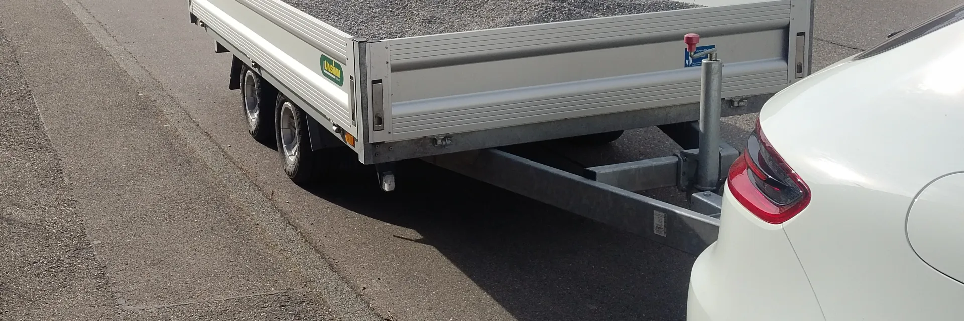 Pritschenhochlader mit Schüttgut 