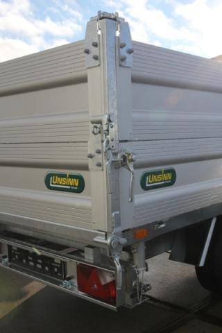 Bordwandaufsatz aus eloxiertem Aluminium 350 mm, 4-seitig pendelnd gelagert, UNSINN-Profil,
IL x IB 2300 x 1500 mm