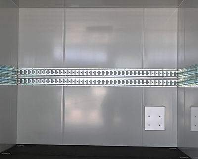 Schlitzankerschiene doppelreihig an der Stirnwand montiert, IL 1750 mm