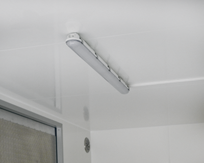 Langfeldleuchte 230 V mit Lichtschalter