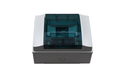 Verteilerkasten mit FI und Sicherungen innen an der Stirnwand in Fahrtrichtung links unten montiert und installiert, 400 V