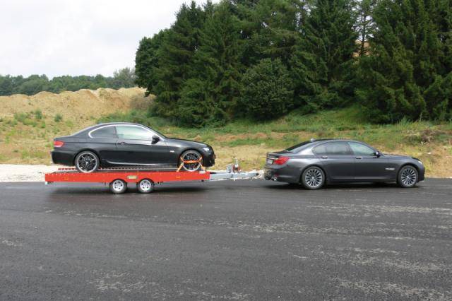 lange Fahrzeuge 4300mm Innenlänge AHK