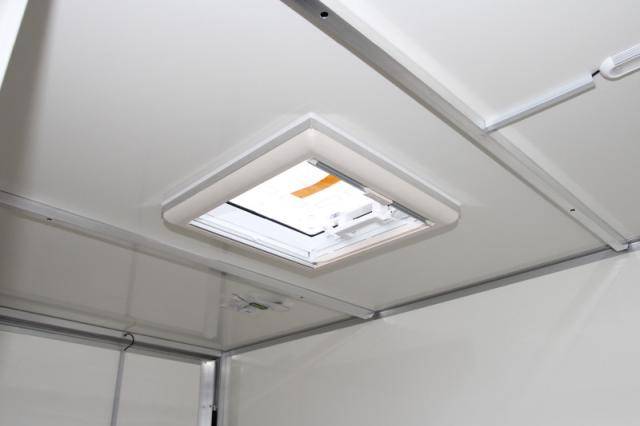 Kofferanhänger absenkbar