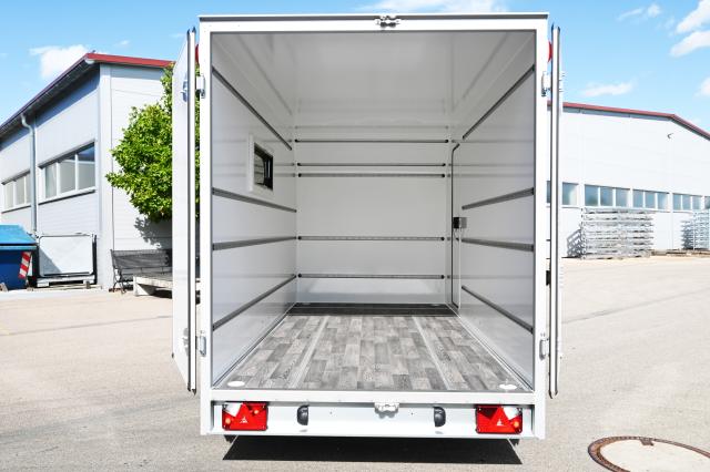 UNSINN UKU-K Innenraum leer