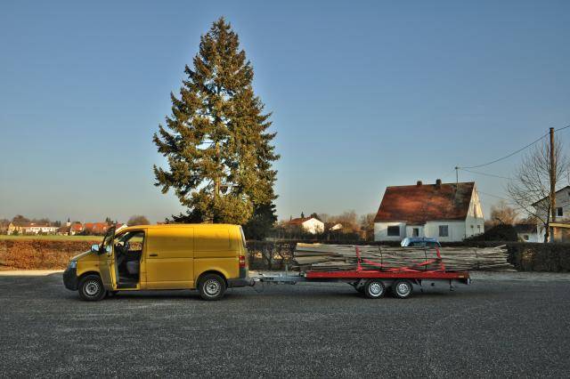 Pritsche universal mit Seitenschürze 