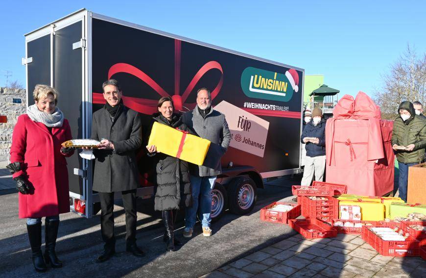 Übergabebild Weihnachten Stiftung St. Johannes