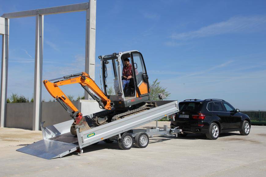 Multitransporter mit Kippfunktion DUO in Aktion