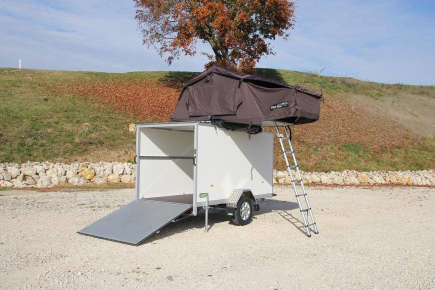 Dachzelt auf UNSINN Anhänger