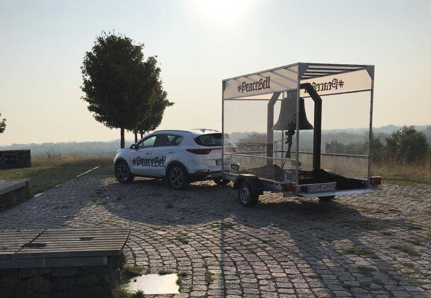 Peacebell auf dem UNSINN Anhänger 